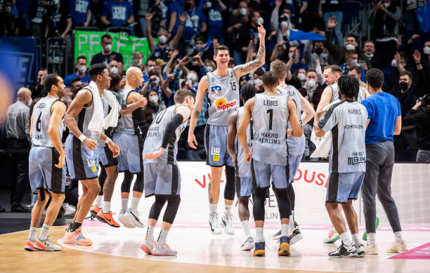 的战术显得 的战术显得