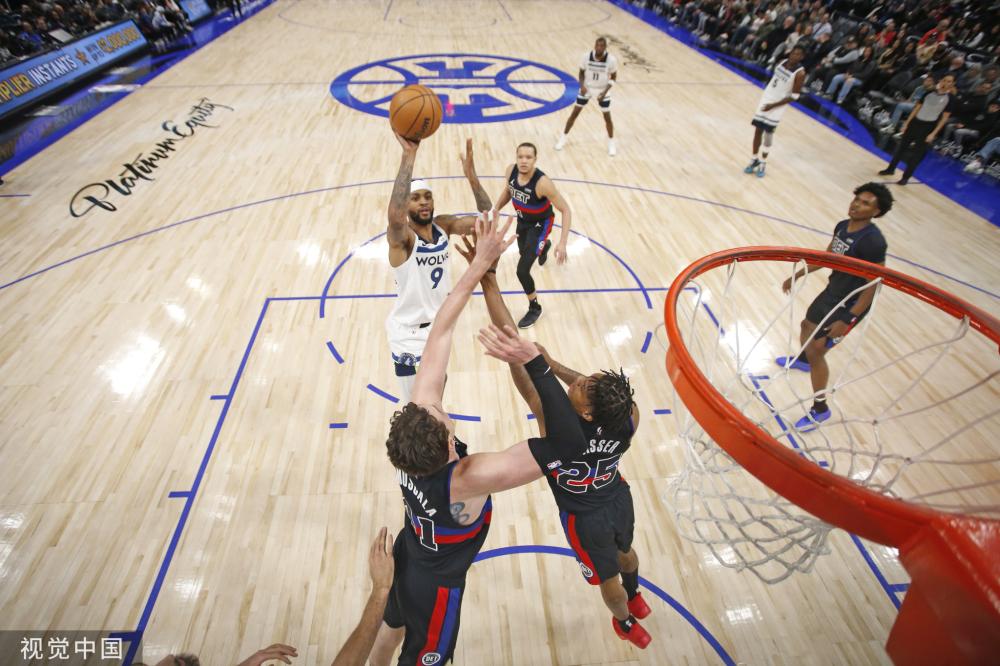 两队表现出 两队表现出