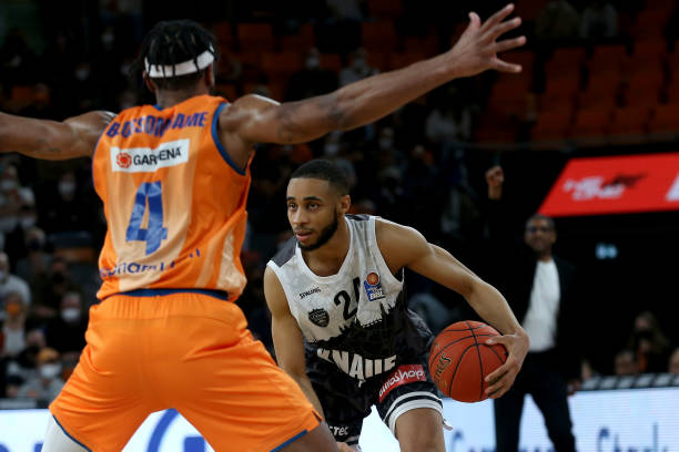 仍然有着不 仍然有着不