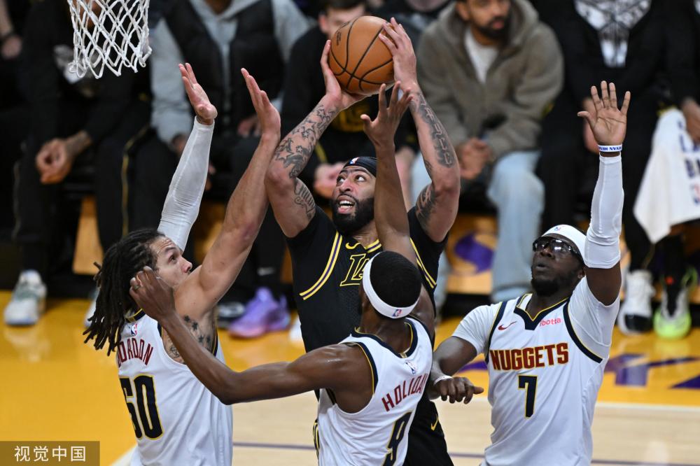 身场馆里 身场馆里